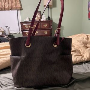 Authentic Michael kors shoulder bag